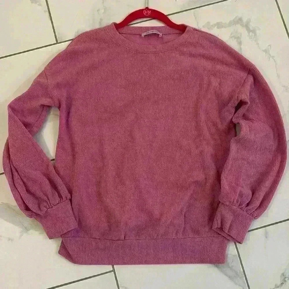 Pink pullover sweater - Picture 1 of 3